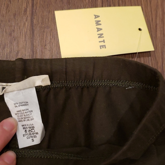 Army green leggings w/ ripps size small NWT - Picture 4 of 4